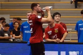 爱游戏-里程碑夜上海海港外线爆发，德国杯冲刺阶段刷纪录，话题不断，球探报告显示潜力(沃尔夫斯堡对法兰克福比分预测)